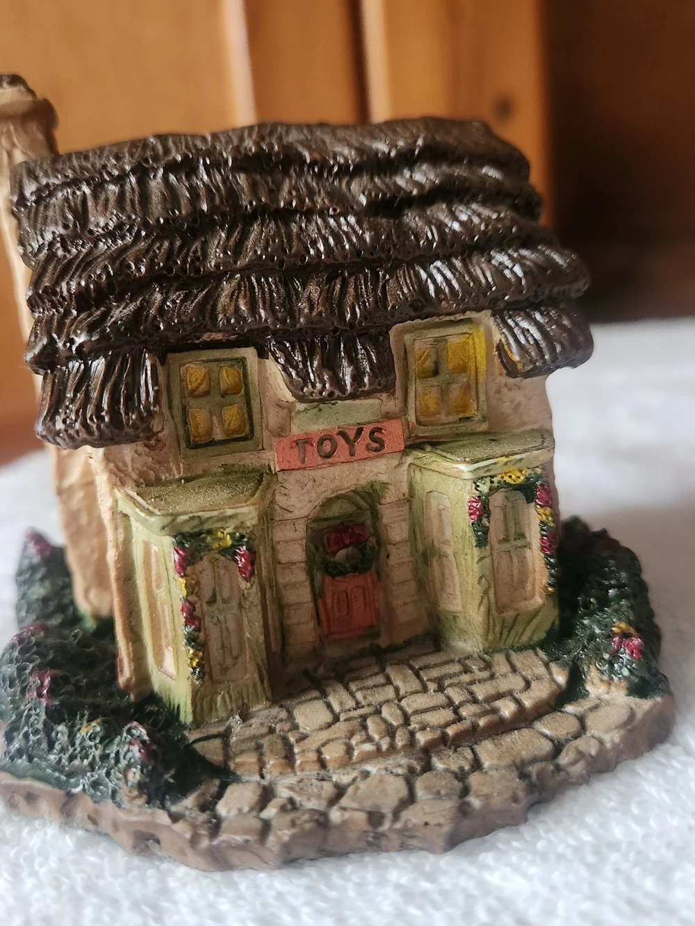 Dickens Miniature Dept 56 Vintage Toy Shop Village Piece 1987 Holiday